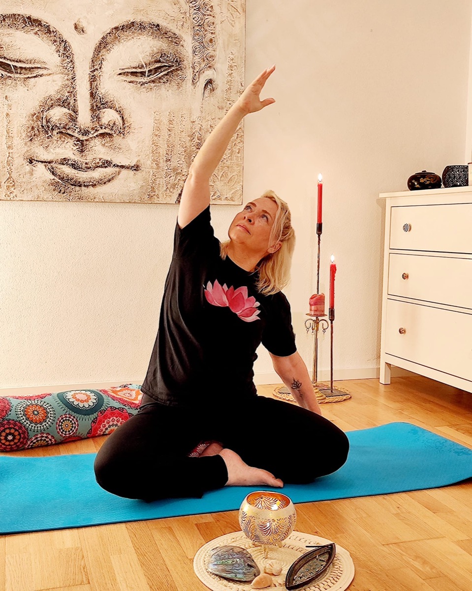 Yoga im Kursraum
